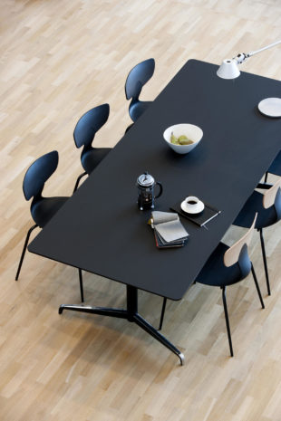 genese-konferensbord-hoj-sankbart-dansk-design
